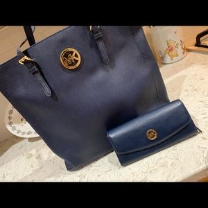 Michael Mors Tote with Matching Wallet